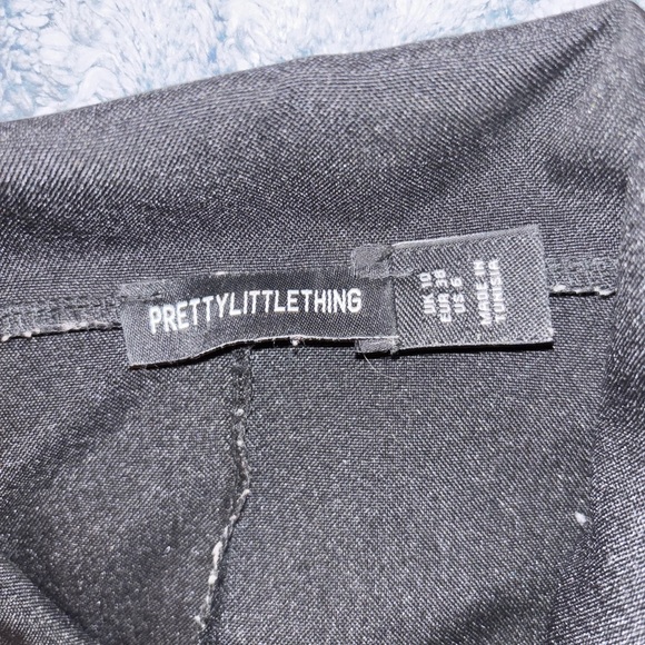 PrettyLittleThing Black Cropped Blazer - Picture 3 of 3